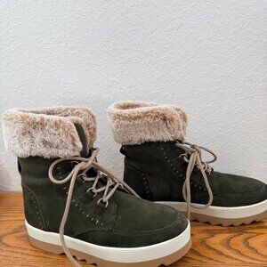 Cougar Vanetta Green Suede Faux Fur Platform Ankle Boots